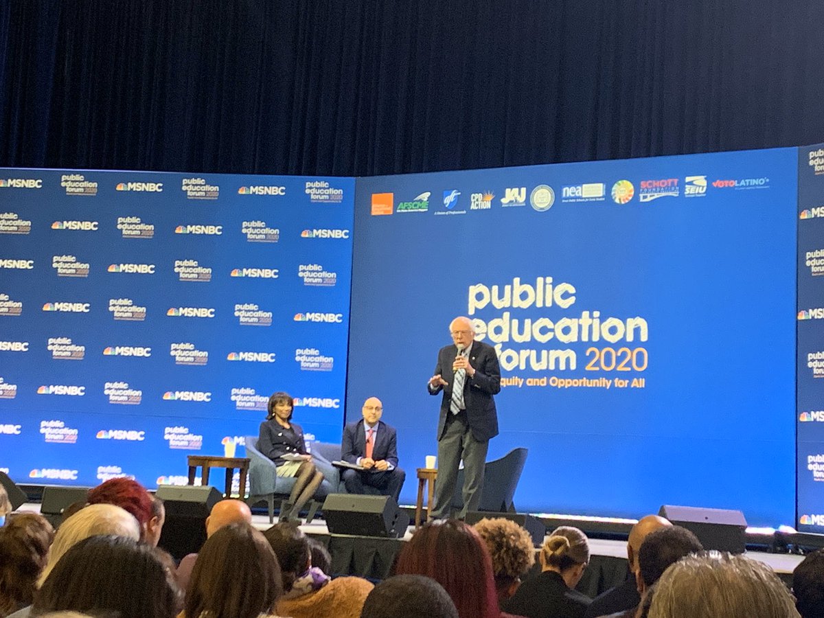 chrismulroney's tweet image. @BernieSanders standing up to reply to a question about #lesstesting