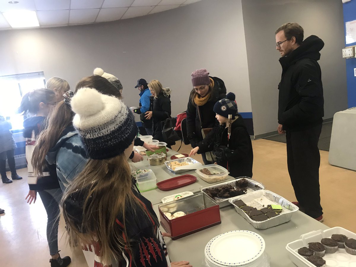 BearsWpg's tweet photo. Polar Bears raised over $400 for the St. Boniface NICU this morning! Thanks to everyone who supported us, enjoy your holiday baking! https://t.co/lpdegWR4WI