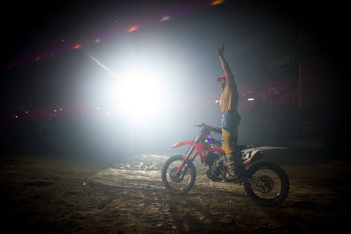 Supercross Geneva tweet media