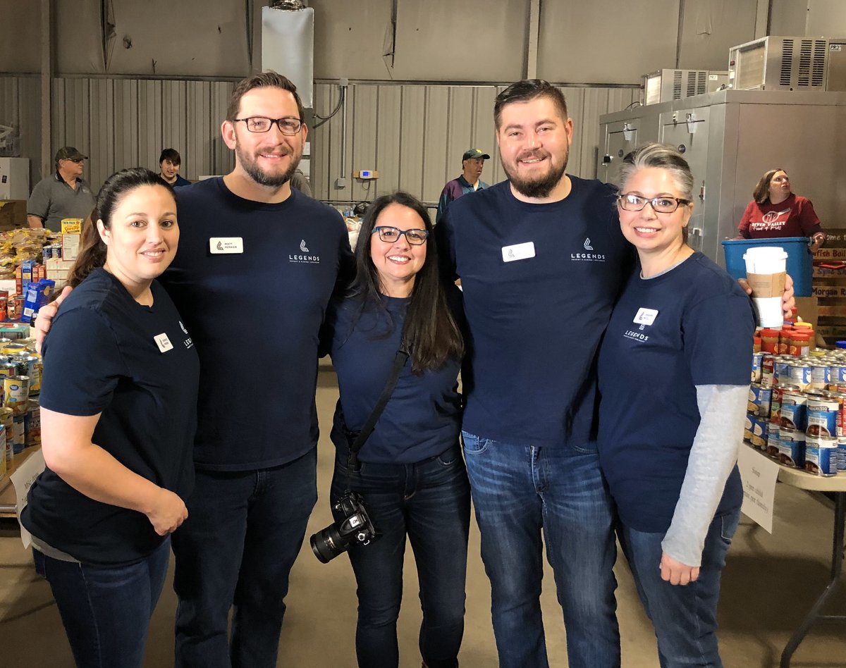 LegendsResortAR's tweet photo. We’re proud to sponsor today’s Holiday Food 4 Kids event! Helping stack food items and assist families with shopping during the holiday season was an amazing experience and we appreciate the opportunity to lend a helping hand to those in need. #LegendaryCommunity https://t.co/rEntEVMdtC