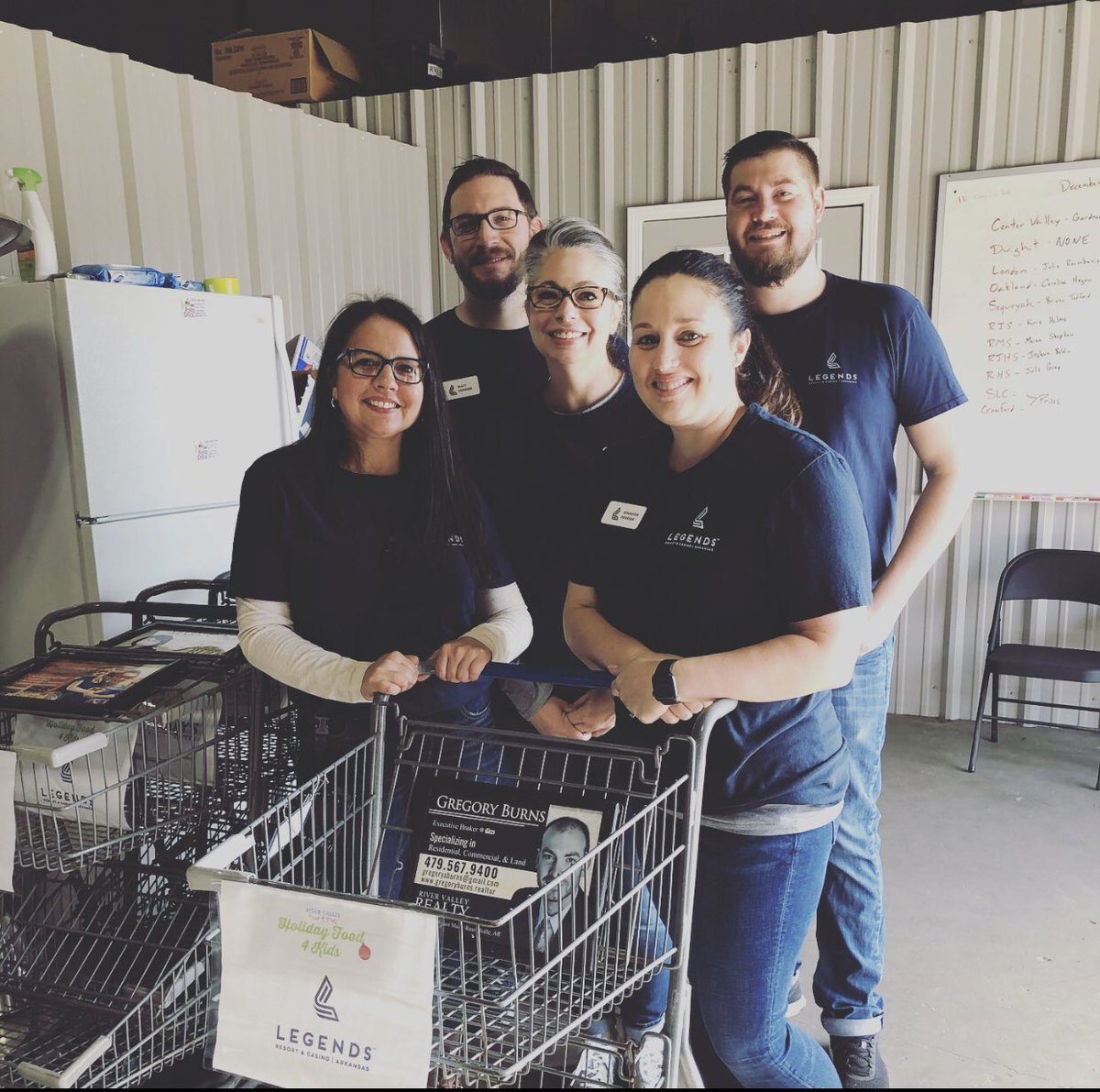 LegendsResortAR's tweet photo. We’re proud to sponsor today’s Holiday Food 4 Kids event! Helping stack food items and assist families with shopping during the holiday season was an amazing experience and we appreciate the opportunity to lend a helping hand to those in need. #LegendaryCommunity https://t.co/rEntEVMdtC