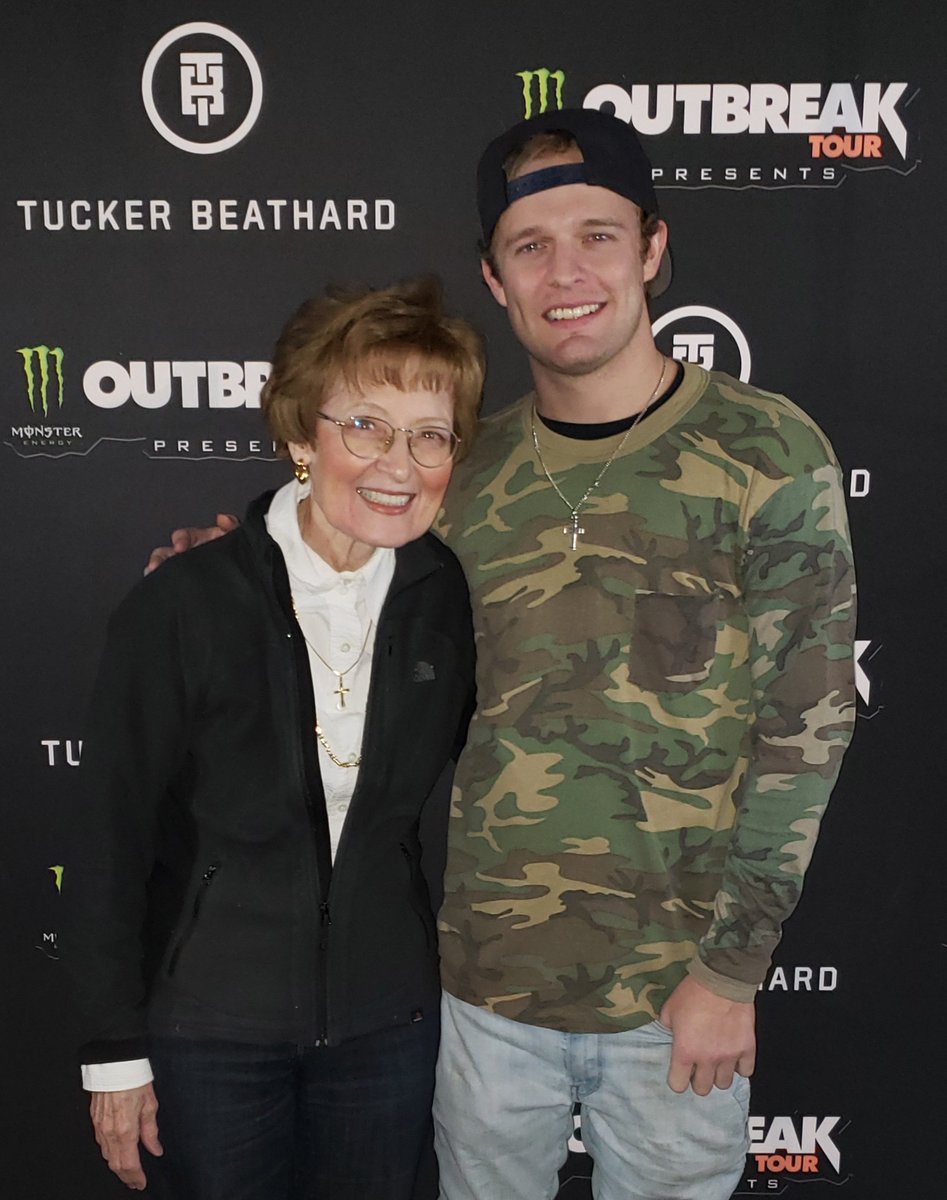 LynneLaPenta's tweet photo. @TuckerBeathard M&G Fri Dec13 @8secondssaloon Indianapolis IN! @OutbreakPresnts @MonsterMusic #MonsterEnergyOutbreakTour https://t.co/Q70qZkew9s