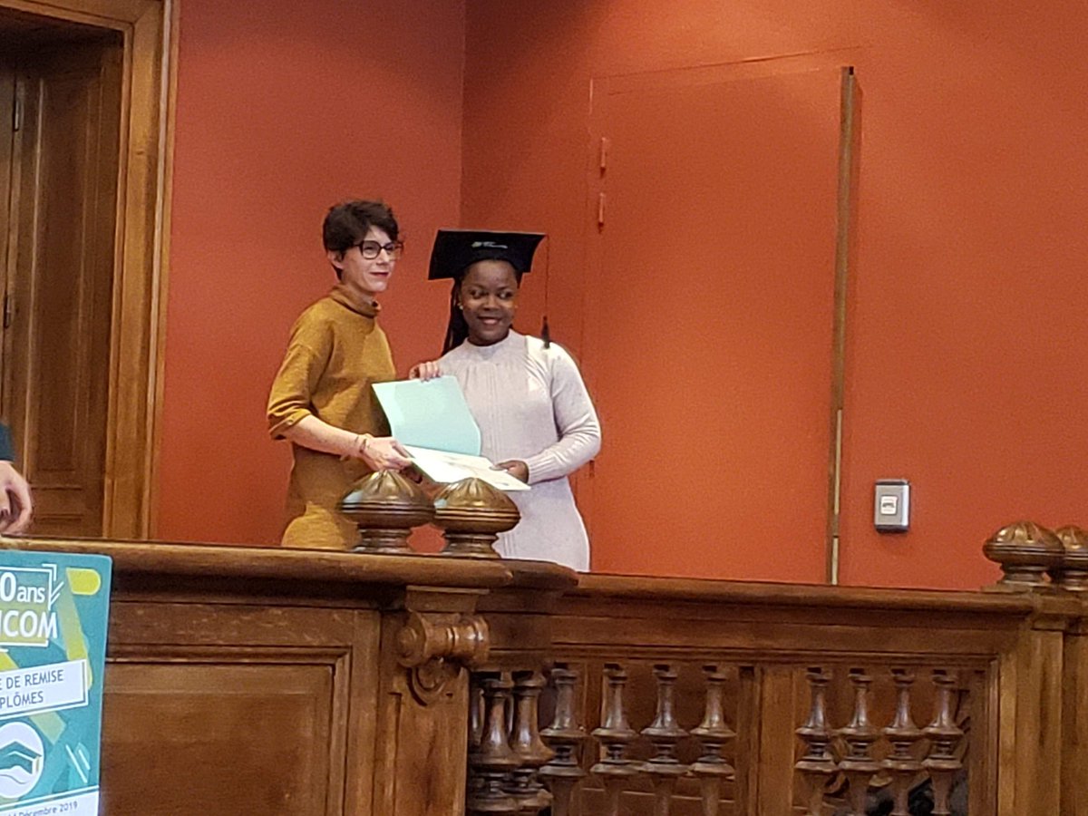 kouame_flora's tweet photo. J'ai vraiment eu l'impression de ne jamais pouvoir y arriver mais bon... #diplômée en #Communication👩🎓👨🎓🎓 grosse pensée et ma #maman partie il y a 6 mois😞💪💪
👼#icom #universitelulierelyon2
#30ansicom https://t.co/0IFo7PFXeA