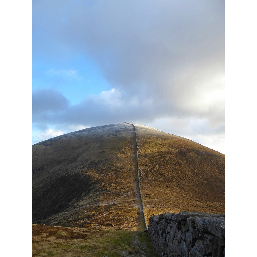 Fantastic scoot up Donard and Commedagh today. Strong winds and -13 wind chill, but lovely clear hiking weather #mournes #mournemountains