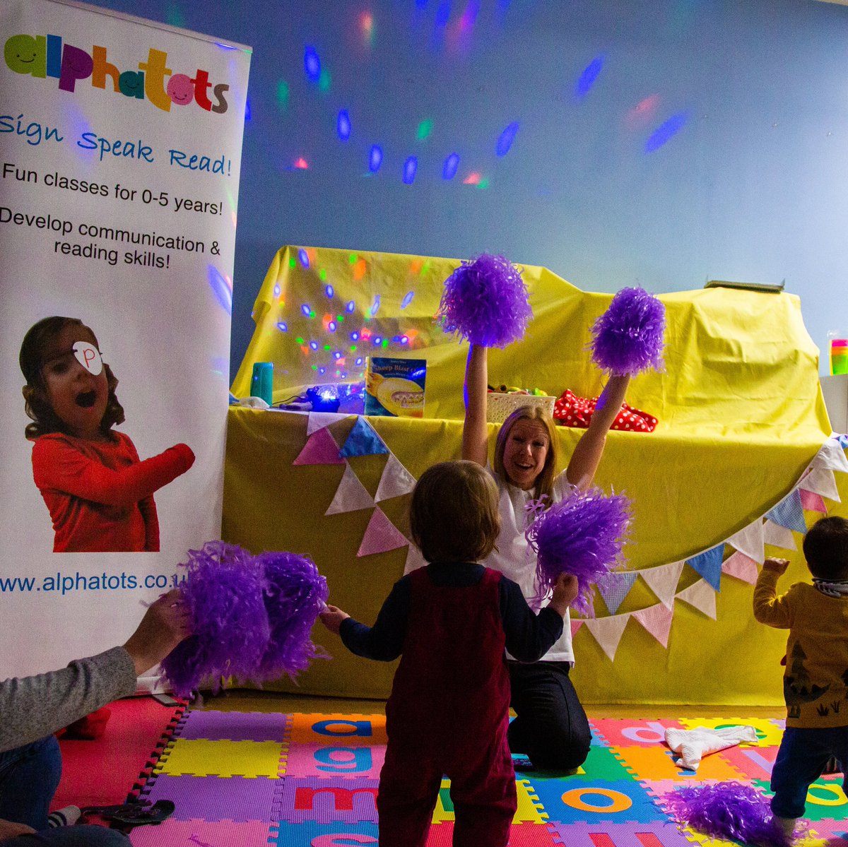Bring on the dancing!! #StrictlyFinal We've been practising our moves at Alphatots Sounds &amp; Signs! 💃🕺😍