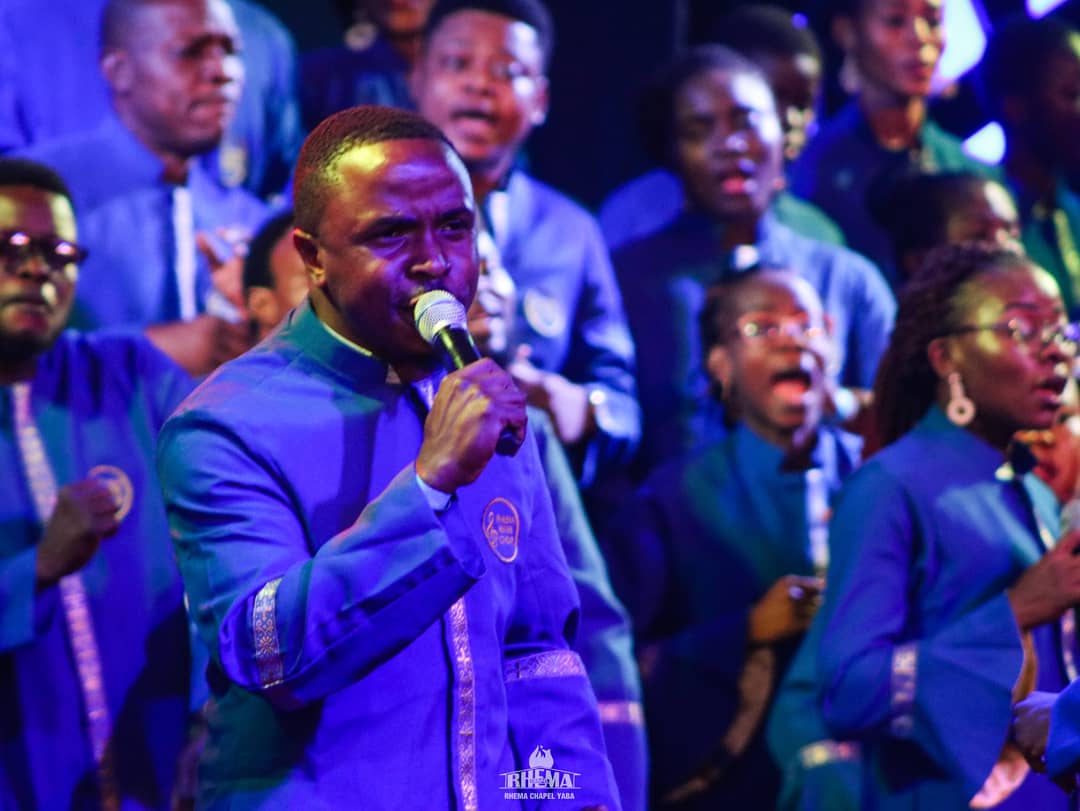 RhemaYaba's tweet photo. Ever glorious Rhema Mass Choir ππ
.
They painted ONE VOICE CONCERT Season 6 BLUE ππ
.
#RhemaYaba
#OneVoiceConcert
#ovc6 https://t.co/aLi8PsvVr1