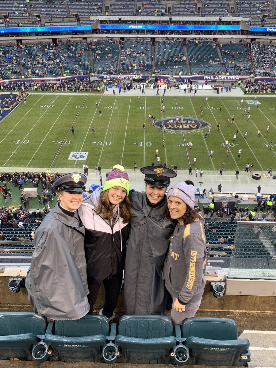 MarybethNunnery's tweet image. #ArmyNavy