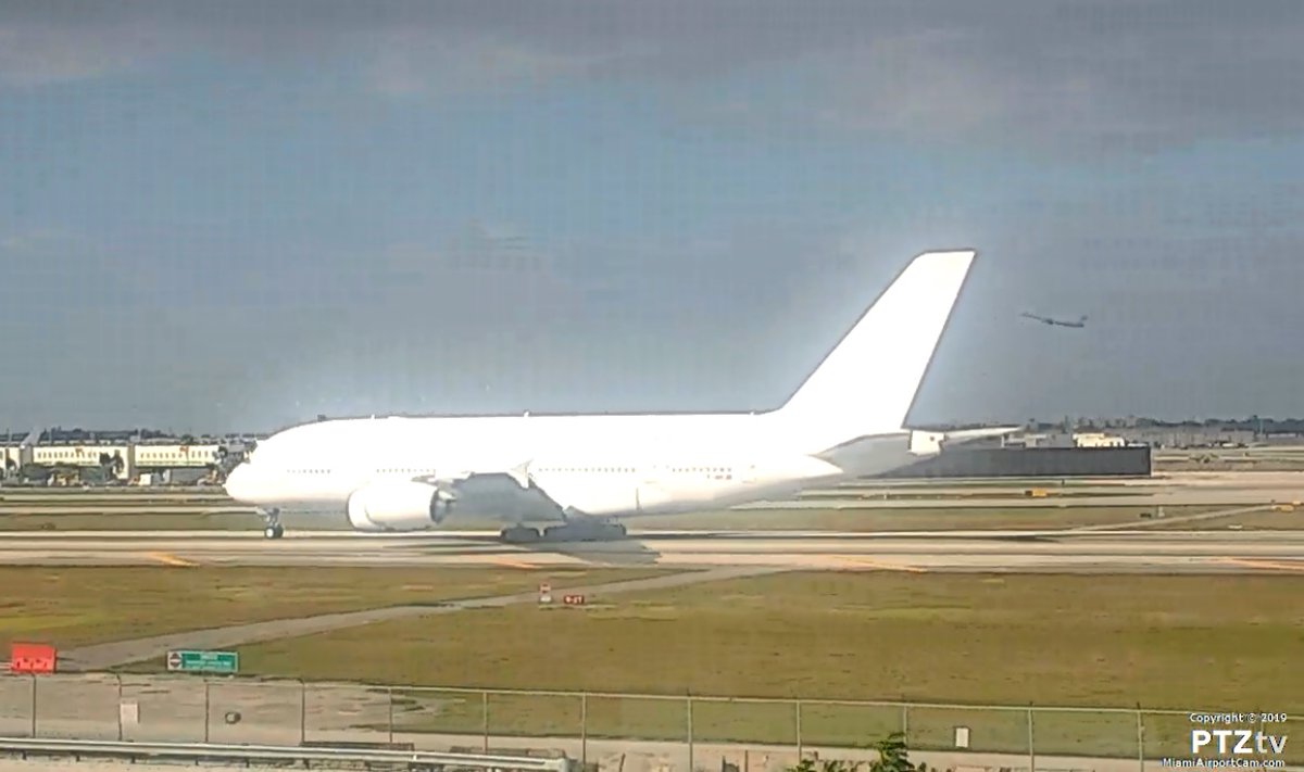 AirportWebcams's tweet photo. Air France Airbus A380 F-HPJB just landed at Miami on #AF90 - its first revenue service in 'de-branded' all-white ahead of being the 1st of their 10 to be retired on 1/1/20. It will continue to operate until then.
https://t.co/oiCaNUf6pi
@JetTipNet @a380fanclub
Pics 1,2 (c) PTZtv https://t.co/WdFtYralAA