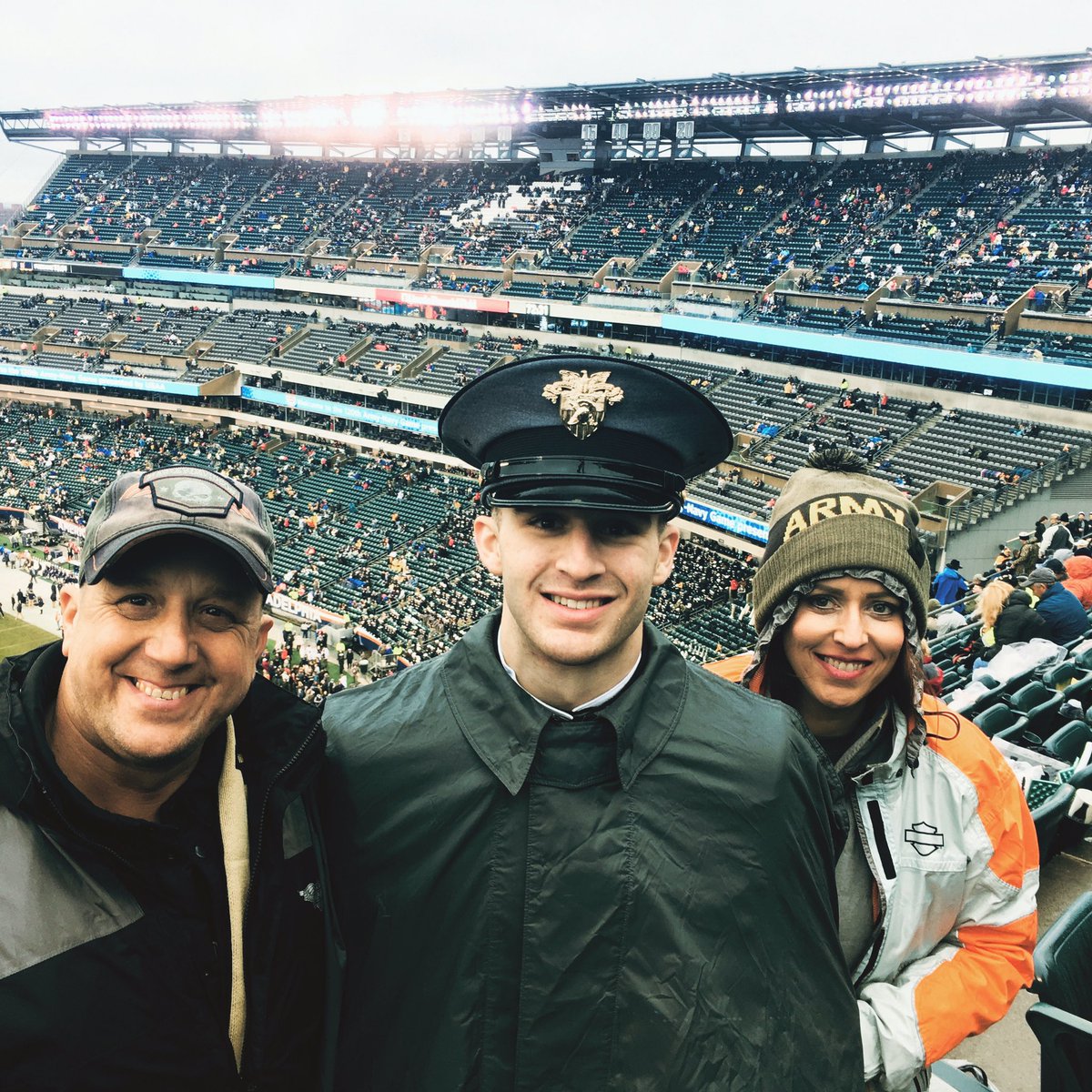 johnnyhumble39's tweet photo. #armynavy https://t.co/pAppihUfbs