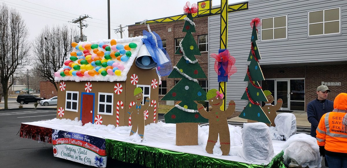 Planning on going to the Springfield Christmas Parade downtown today? Keep an eye out for the #GenNextSCA float representing SCA! A special thank you to @jlcontractingllc and @fabickcat for your help!