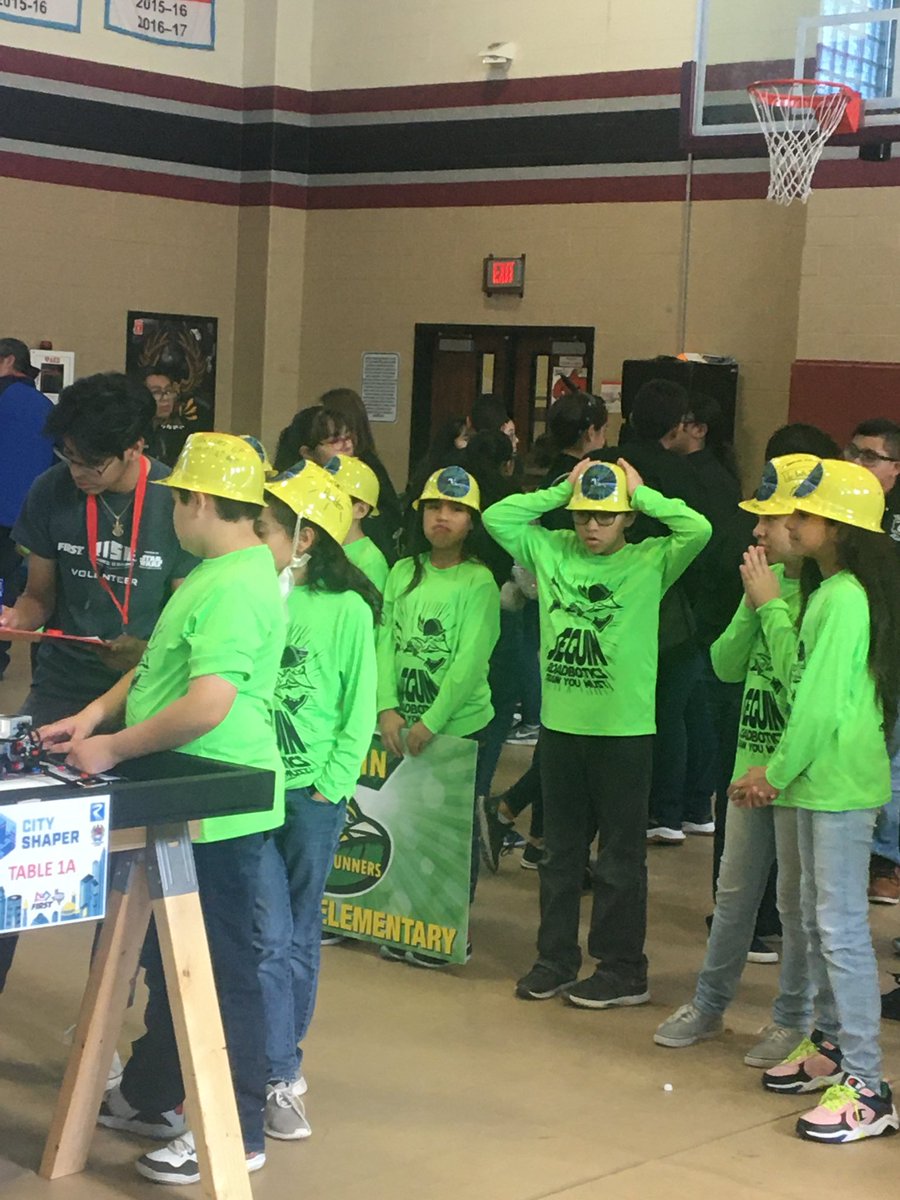 SeguinElem's tweet photo. Seguín Robotics team is getting ready to compete. Good luck! #Robotics2019 @McAllenISD https://t.co/lJpDiTfhw6