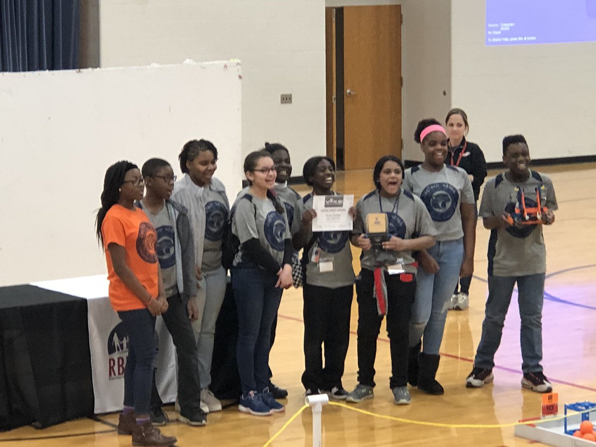 EHuffine123's tweet photo. Proud of our Pike Jagtech winning the excellence award today in Vex competition. Go Pike! https://t.co/YMMo8A27CQ