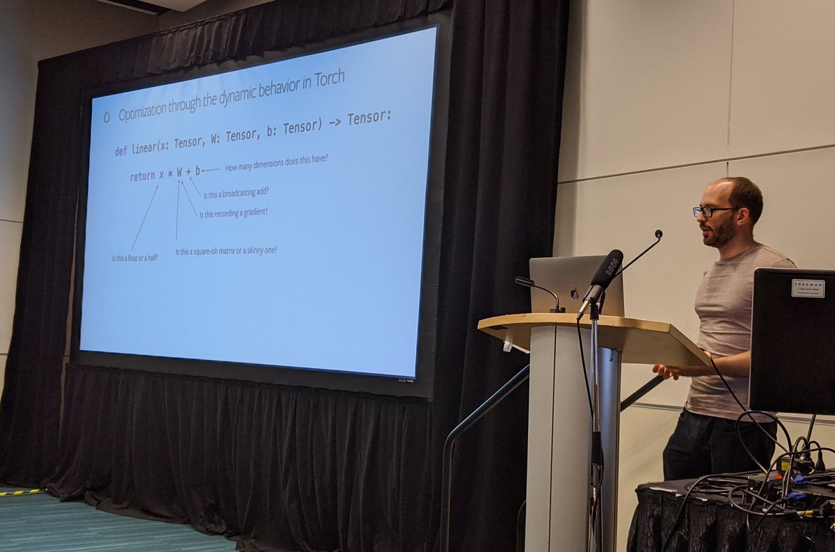 DynamicWebPaige's tweet image. ~reminiscent vibes at the #TorchScript talk~ 
#NeurIPS2019 
📊✨
