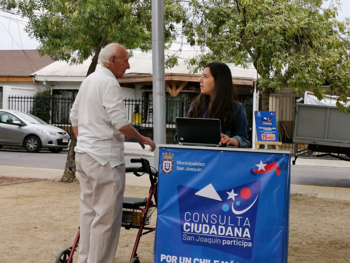munisanjoaquin's tweet photo. Más y más vecinas y vecinos participan de nuestra Consulta Ciudadana. Ya somos  más de 11 mil!!! Tú ya participaste? Ingresa a https://t.co/4gTSKghOXT y podrás pronunciarte respecto de una nueva Constitución y la agenda económica-social #TuVotoCuenta @AChMChile https://t.co/fA5CzvEdjK