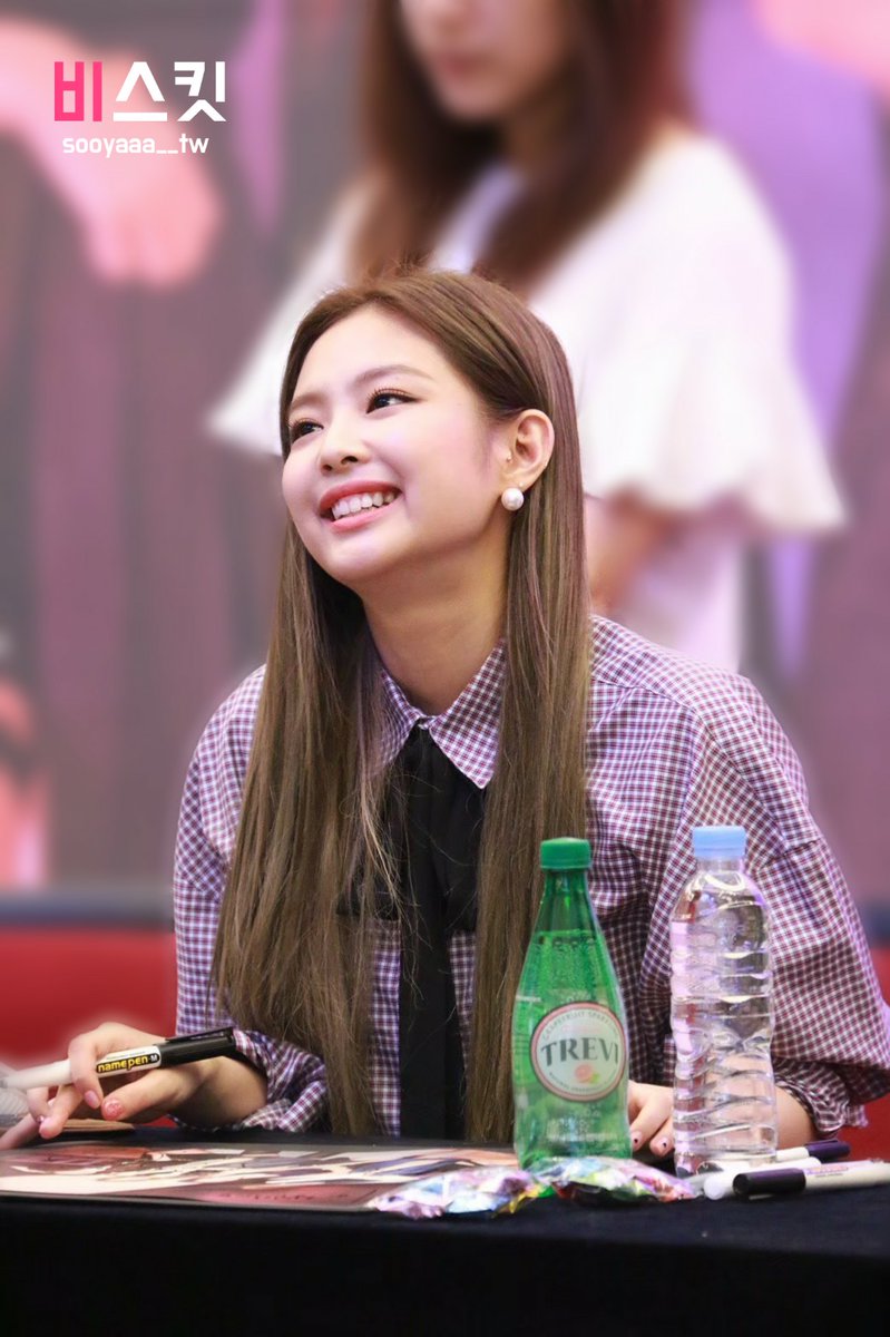 sooyaaa__tw's tweet photo. 170702 #JENNIE #BLACKPINK #블랙핑크 #제니 by 비스킷🍪 https://t.co/I7SlPGd2FY