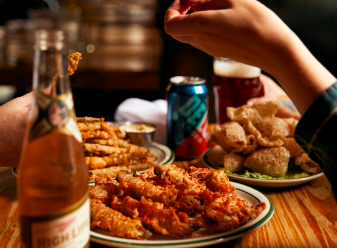 Posted up at ProTap with snacks and beers. Exactly where we wanna be on a rainy Sunday afternoon ☔
.
.
#prohibitiontaproom #eaterphilly #phillyfoodies #eatphiladelphia