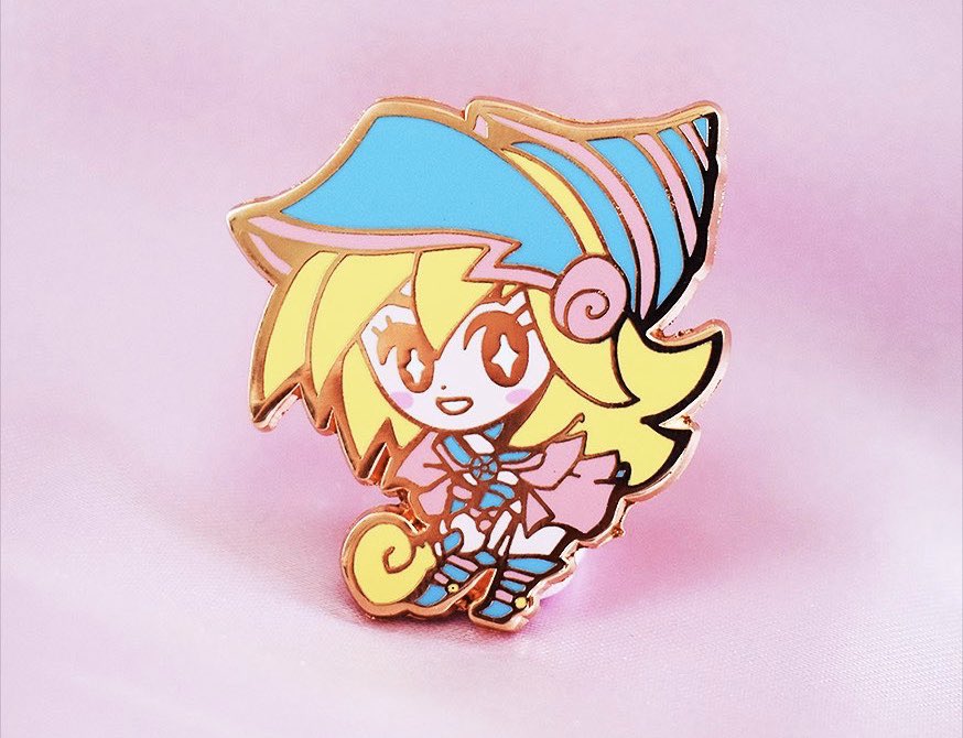 mamobot_art's tweet photo. Last shop update of the decade😱✨! Added a bunch of new pins and restocks to my shop!https://t.co/4ZyZKADoOw https://t.co/KPAtMRrJNL