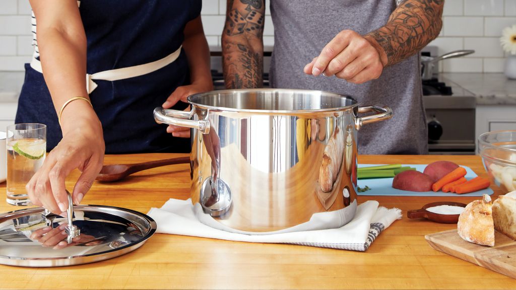 AngusBrands's tweet photo. Do you think you have the best chili recipe around? It's time to put that to the test at #Spokane's Backyard Chili Cook-off tomorrow! Watch some football, eat some chili, win some prizes, and most importantly, drink some beer. #ChiliCompetition https://t.co/QJfKU8xFDG https://t.co/dcUvx1zugN