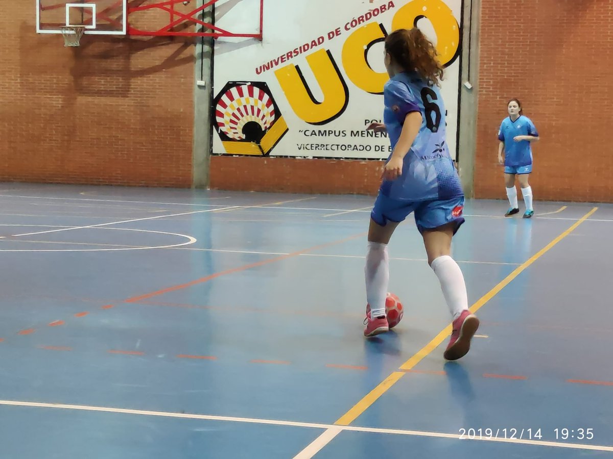 ApagayVamonosFS's tweet photo. ¡Nueva victoria del Femenino Sénior! 

Las pupilas de Luis Lama vencen 2-5 en su visita al @CordobaFutsal para seguir segundas clasificadas. Alba Carrillo (2), Carmen (2) y Vero Garrido hicieron los tantos mencianos en Córdoba. https://t.co/2us8INV8AC