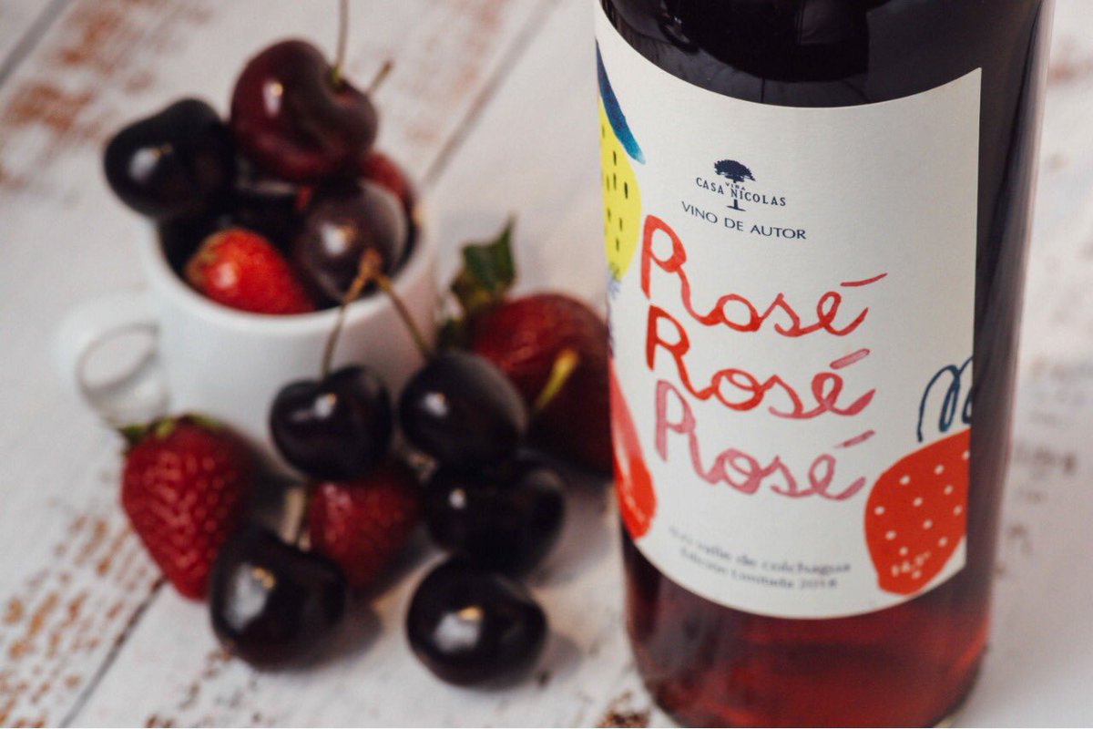VinaRanquilhue's tweet photo. Nuestro #Rosé es de color rosado intenso y brillante, con notas a frutos rojos maduros y gran cuerpo 🍒🍓 #Disfrútalo bien helado 🍷#pymesxpymes #yoelijopyme #compralocal #fearabchile #vinochileno #vinho #experienciacasanicolas
Fotografía 📸 #SebastiánArellanoFotografías https://t.co/l2c486yAI5