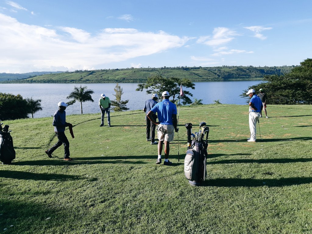 TomKinyuas's tweet photo. @FalconGolfRw @cimerwanda @CIMERWAPPC @bralirwaplc @rttaRwanda @RDBrwanda Thank you @InnocentRutamu  for hosting is at Falcon. Great resort! https://t.co/cCOWBvSP4X