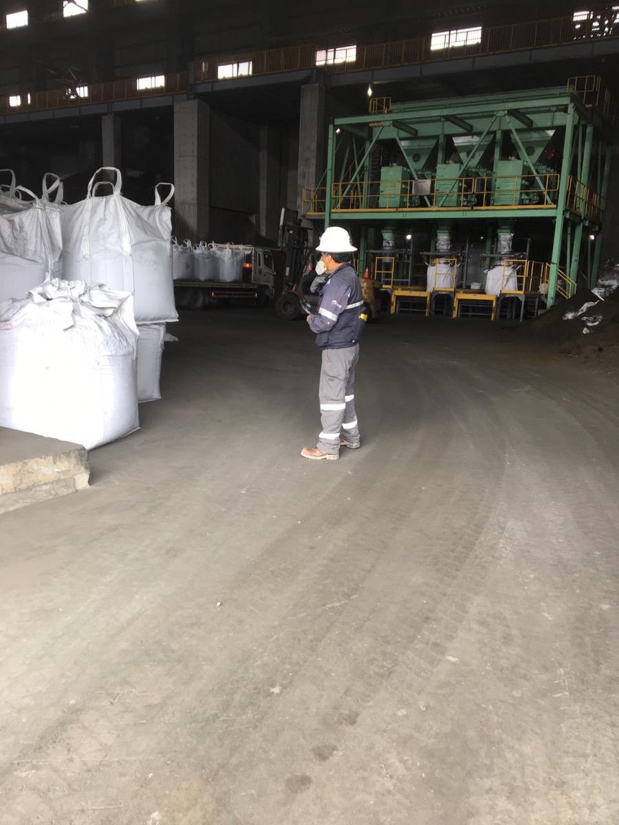 ARCOM_Ecu's tweet photo. #ArcomInforma | Equipo técnico de @ControlMinero realiza inspección de seguimiento y control al proyecto #Mirador en #ZamoraChinchipe. Se han transportado 5.668 Big Bag, 11.502,280 toneladas, de concentrado de cobre hasta el puerto de Guayaquil. #MineríaConResponsabilidad https://t.co/MrmZljJJ7K