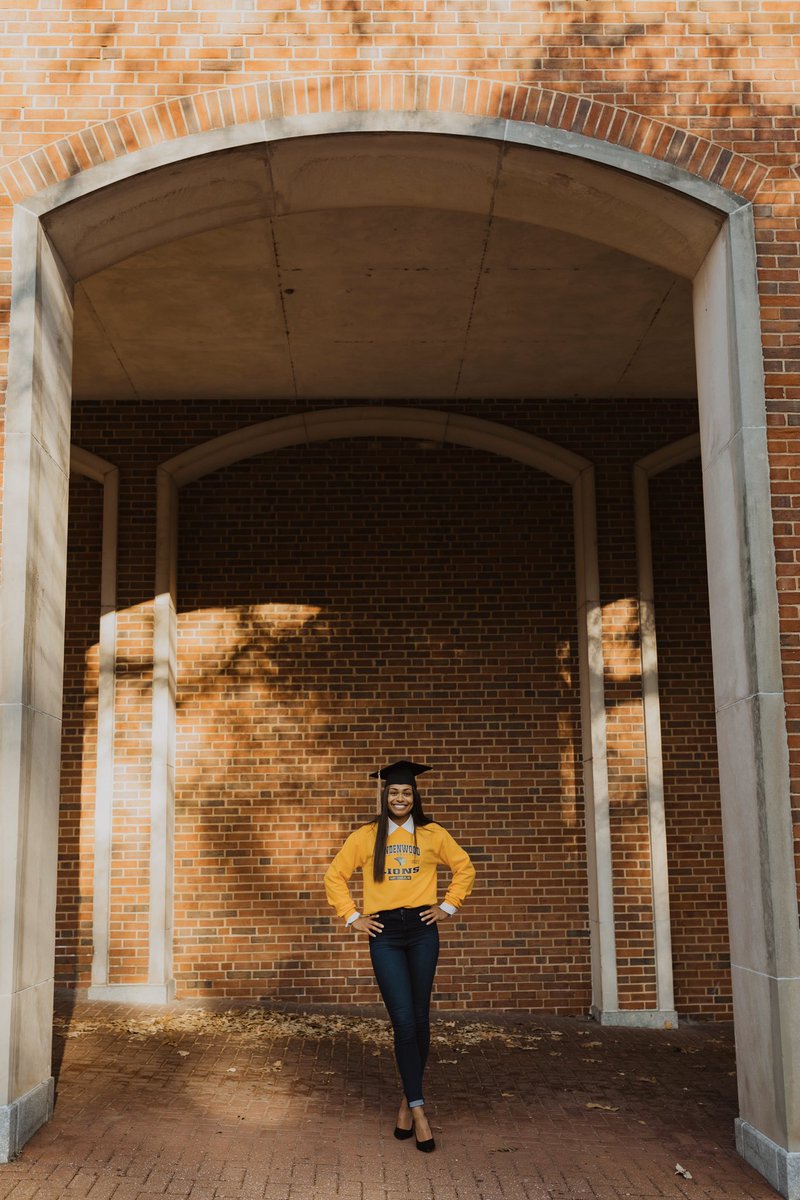 MariahRoss33's tweet photo. On to the next degree... 👩🏽‍🎓
•
•
📚 BA in International Business. Minor in Finance
🦁 Lindenwood University 
📍St. Charles, MO https://t.co/vgfWdnzDx9