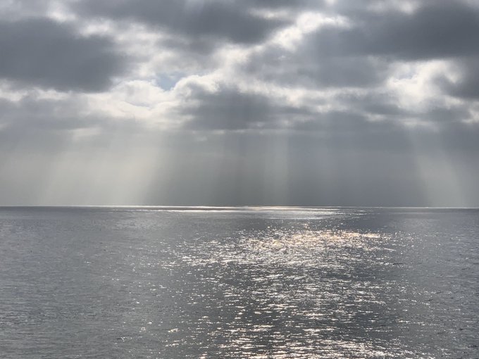 Rain at sea https://t.co/RZ85rHmIqJ<a href="/tag/avn"class="tags"><span>#avn</span></a>