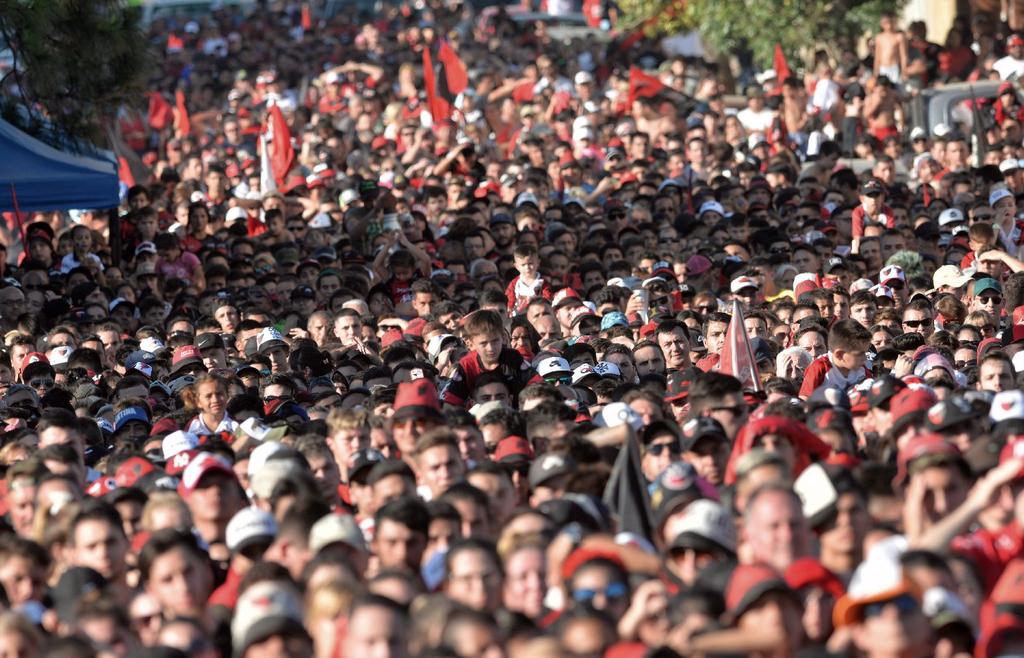 "...ahora solo queda la gloriosa gente...Colon, querido, siempre voy a estar contigo!"🔴⚫