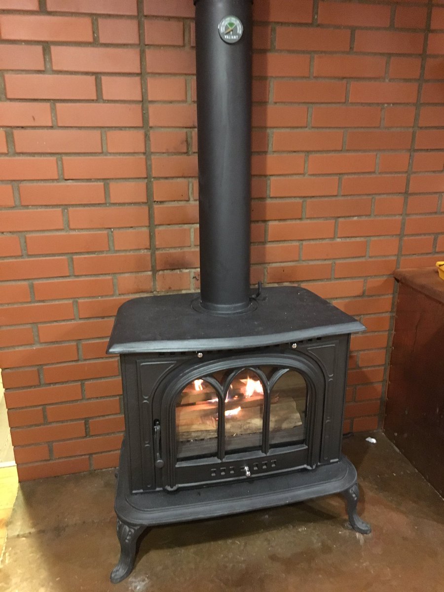 malkaskrasnis's tweet photo. Uzraksti arī tu, ja gribi mājās siltumu!!!#malkaskrasnis #kamins #apkure #valiant #fireplace #stove #flame https://t.co/huPxAf0G5v