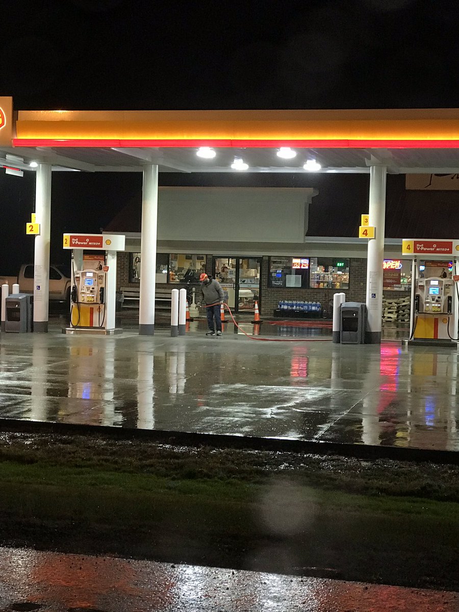 bigdavez71's tweet photo. When someone tries to help Mother Nature out and make sure every dry surface during a rain, gets wet! #ididntknowitwasraining #captainobvious #youlooksilly #goodlaugh https://t.co/krb3PuusFM