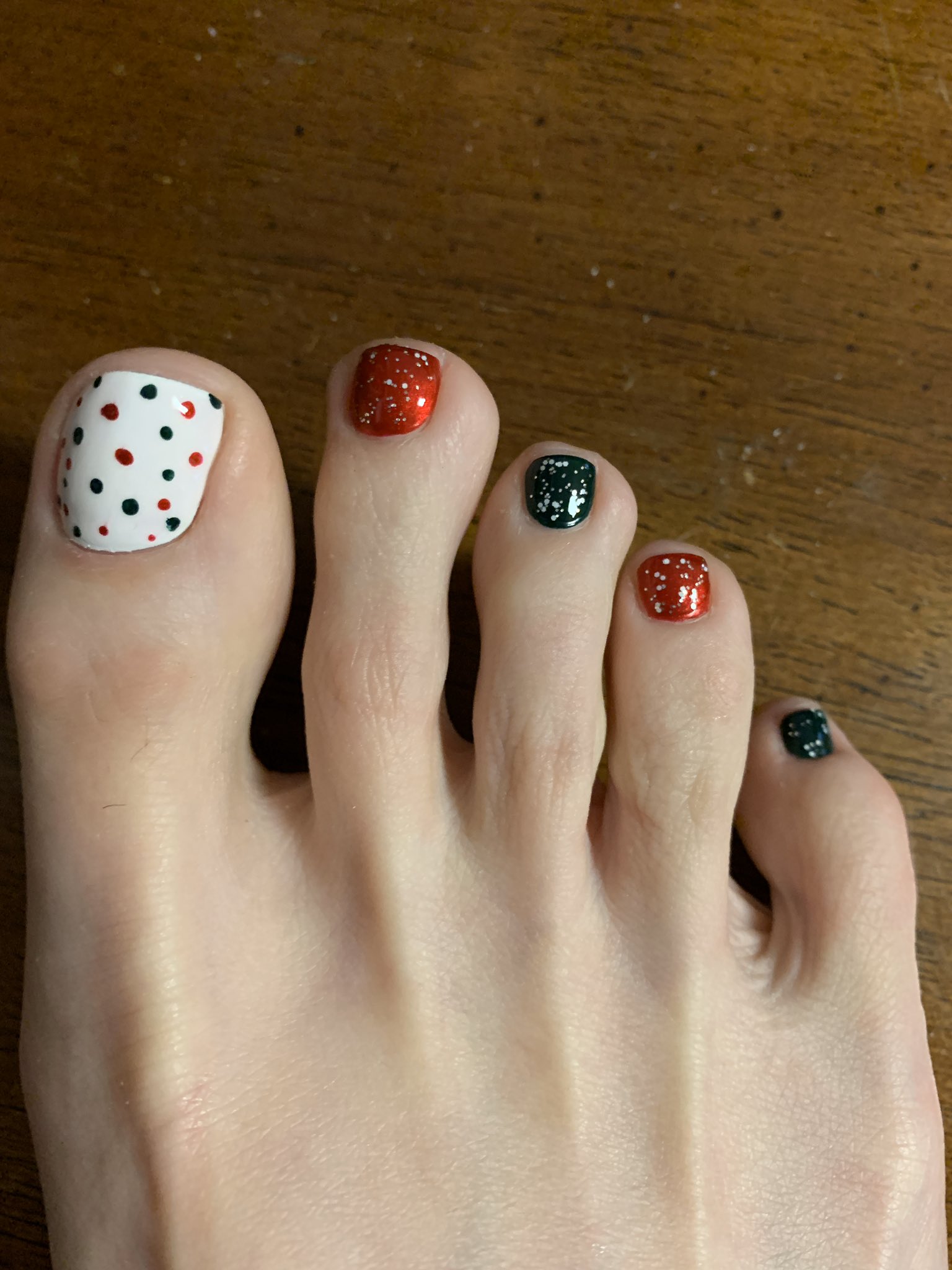 Christmas toe sale nails