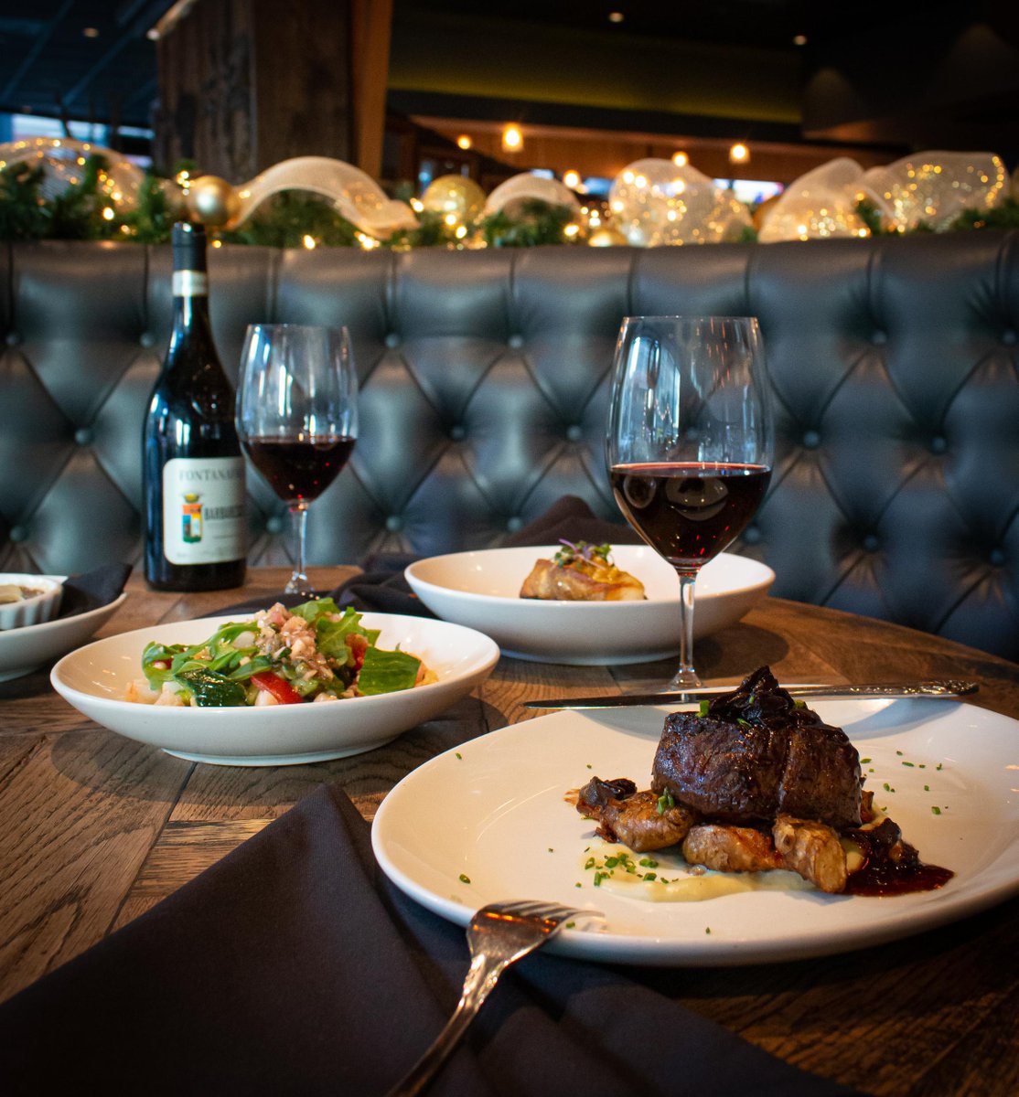 Fabio Viviani (@fabioviviani) on Twitter photo CHICAGO !! Join me for a celebratory Christmas Eve Dinner this year at @sienatavern or @primeprovisions — Make sure to get your reservations in ASAP !! 😎🔥
#Chicago #ChicagoFoodies #SienaTavern #PrimeProvisions #ChristmasEve #Boom CHICAGO !! Join me for a celebratory Christmas Eve Dinner this year at @sienatavern or @primeprovisions — Make sure to get your reservations in ASAP !! 😎🔥
#Chicago #ChicagoFoodies #SienaTavern #PrimeProvisions #ChristmasEve #Boom