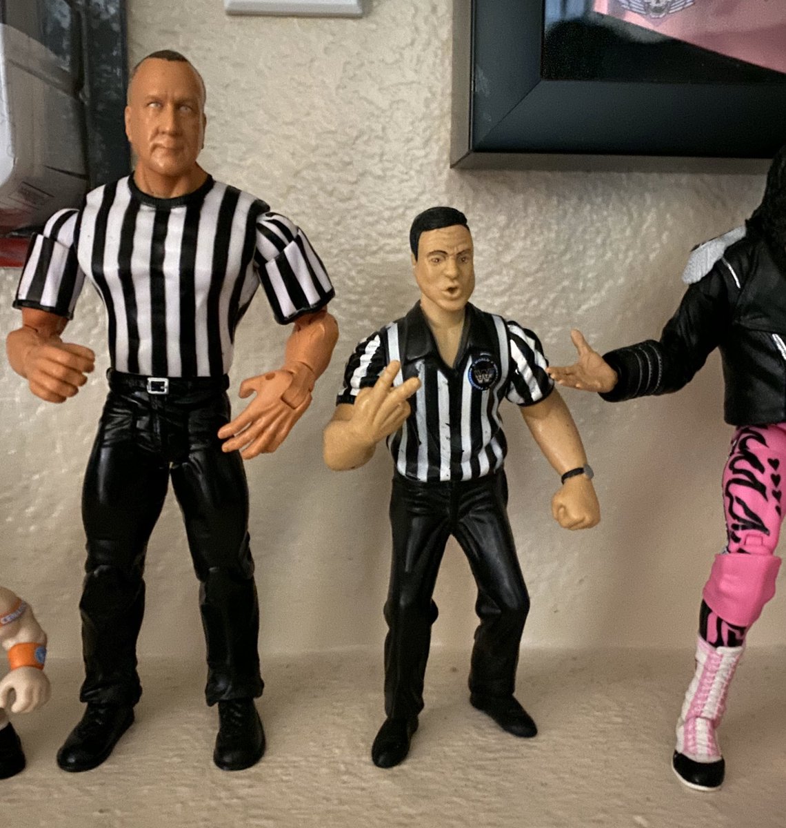 RefMarsh's tweet photo. Holy what the eff? Setting up to watch #intothefire only to look and see a hero followed me! It’s going to be a good day! Thanks @RealEarlhebner! I’ll call this watchalong right down the middle!
.
#hero #refdreams #bemymentor #AEW #nwa #yourmovecharlesrobinson https://t.co/QeMnyt4B4N