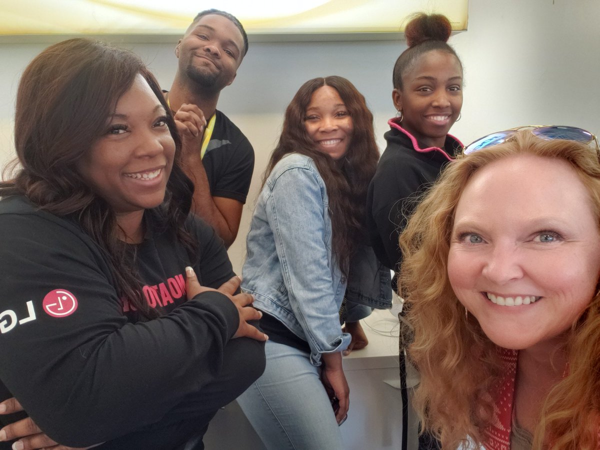 normi bennett (@normibennett) on Twitter photo Sleigh'in tabs and watches today at CS.
#SprintSouthsanta <a href="/erinkorski/">Erin Korski</a> @travis_womble @tracySprint Sleigh'in tabs and watches today at CS.
#SprintSouthsanta <a href="/erinkorski/">Erin Korski</a> @travis_womble @tracySprint