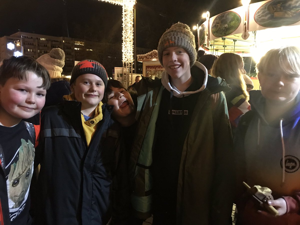 pgsgerman's tweet photo. Fun at the Alexanderplatz Market this evening. Back to the hotel now for a good sleep!! 🎄🇩🇪 https://t.co/lgqXZqKLtN