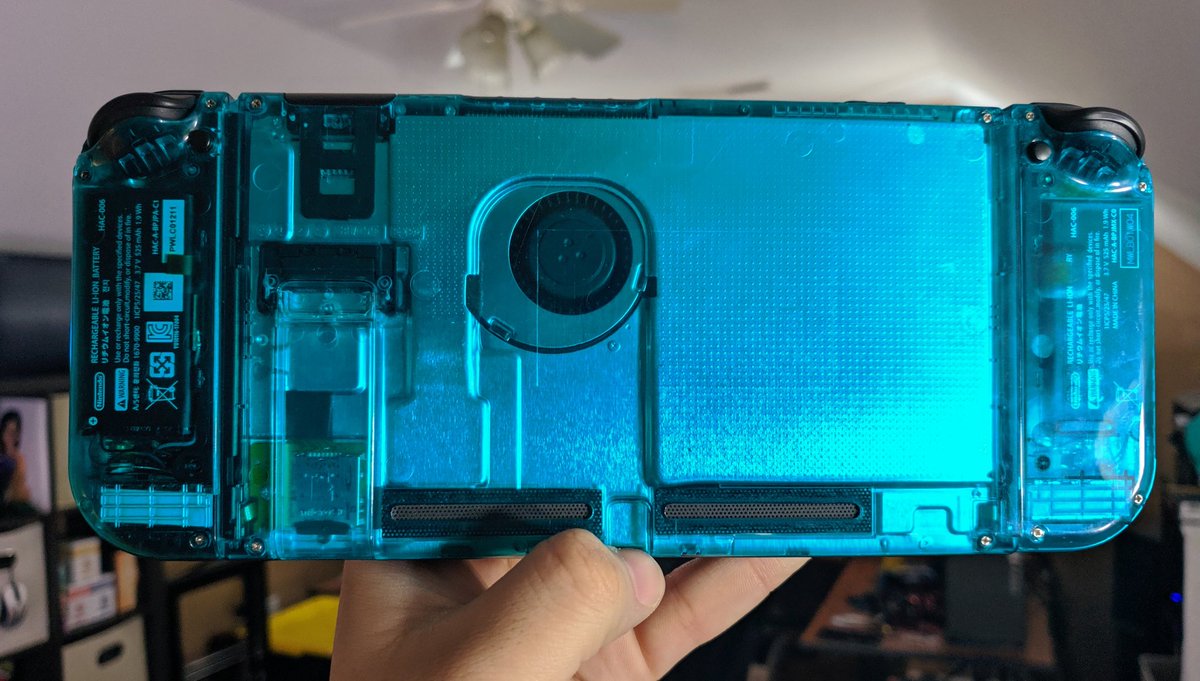 Since <a href="/PlayOverwatch/">Overwatch</a> sent me a brand new Nintendo Switch with OW and a bunch of goodies... Time to pay it forward!

I'm giving away -my- custom clear Nintendo Switch AND a copy of Overwatch, plus 3 months of Online!

To enter:
- Follow me on Twitter!
- Like and retweet this post!