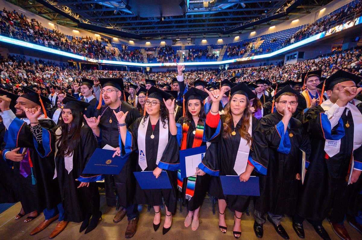 VistaspKarbhari's tweet photo. Congratulations to @mavengineering students who graduated today Awesome. Inspiring talk by commencement speaker Hari Vasudevan, founder and CEO of Think Power Solutions - dream big, don’t let failure stop your progress, learn from each obstacle, &amp; take calculated risks to succeed https://t.co/jXpkMLmOk2