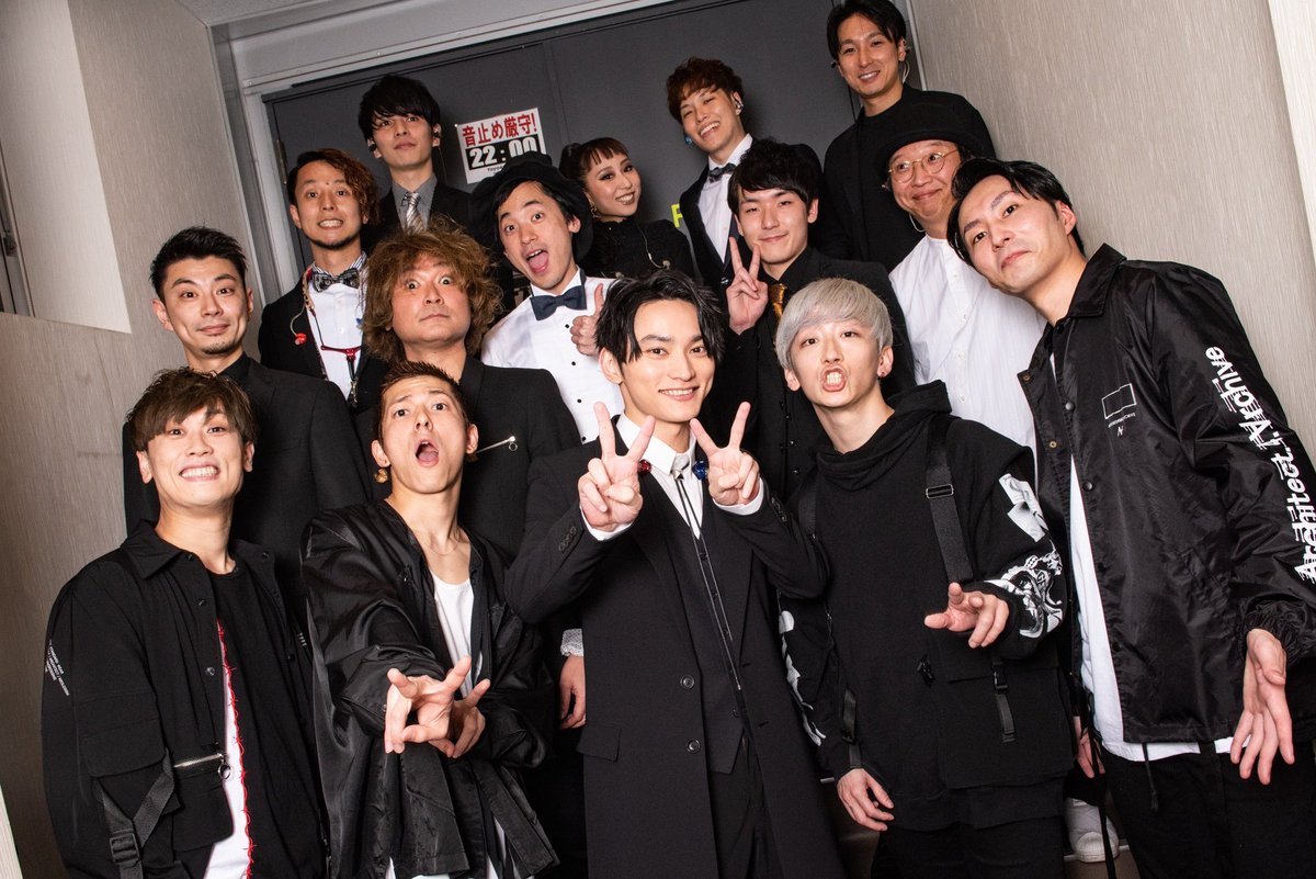 SkyHDK__'s tweet photo. 死ぬほど大好きなんだあぁぁぁぁ
来年会えるの楽しみにしてる☺️
キミサキ聴けた瞬間かおちゃんと発狂からのハグあの瞬間は本当に忘れられん 一生もん、目の前で見れたなんて、もう二��とないかもしれん、ほんとにあの時目に焼き付けられて私は本当に幸せ者だと実感した https://t.co/PdmwiY9NJF