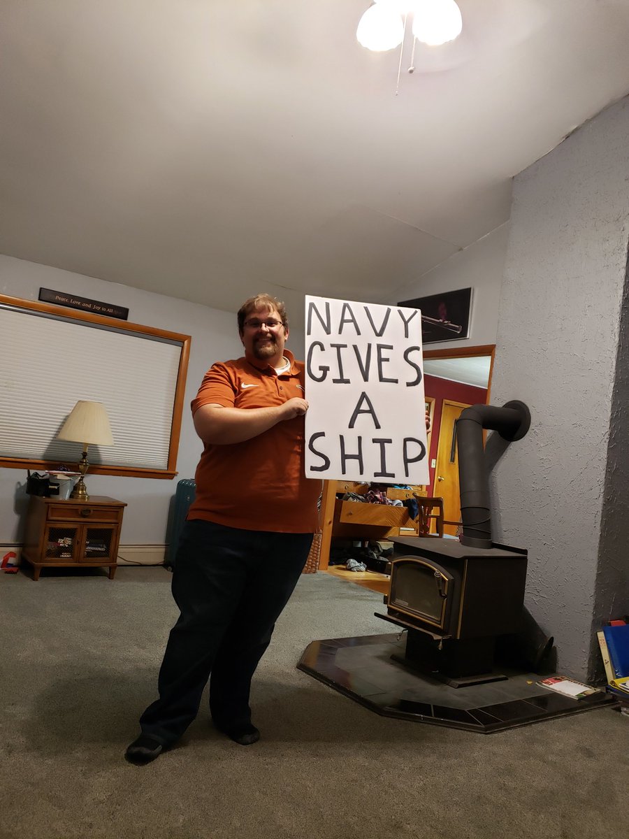 CheesecakeMitch's tweet photo. @TheSizzle20 This is me, not even joking! #ArmyNavy woo! https://t.co/LfEQxBiisB