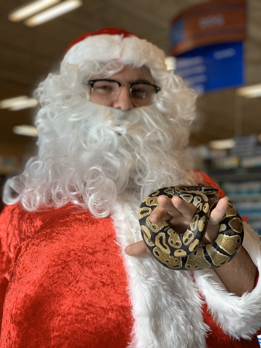 If you missed out on photos with Santa no worries! He will be back tomorrow and next Saturday and Sunday from 12-4! 

#lifeatpetsmart #petsmart #petsmartparties #fortheloveofpets
