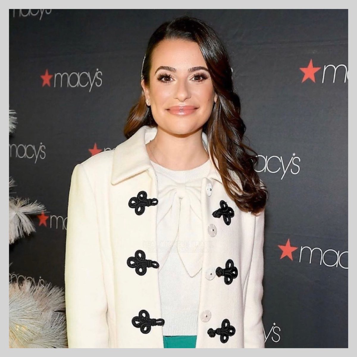 ‘Tis the season ♥️ Holiday glam for @LeaMichele by #901artist @glamwithdenise!