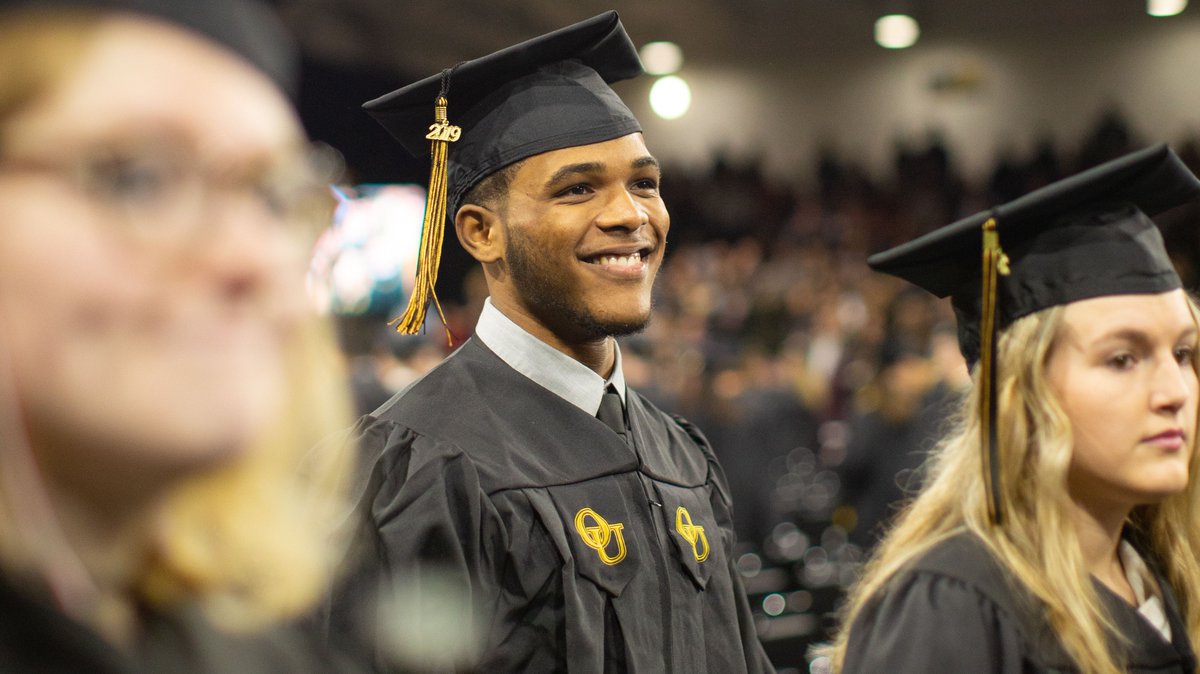oaklandu's tweet image. Congratulations to all of our graduates today! It was an honor to watch you walk across the stage. View more photos of our #GoldenGrizzlies here: bit.ly/36Fewnp #ThisIsOU #Graduation2019🎓