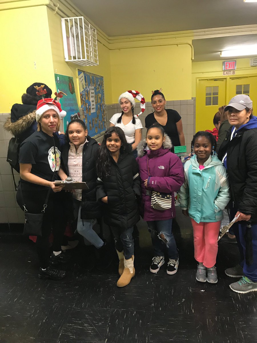 ClaudioJosette's tweet photo. What a great event with our students, staff and parents! I absolutely loved jumping in and taking on the face painting station. We also had button &amp; ornament making, and of course pictures with Santa! @CSD9Bronx @UFT_Elementary @MeishaPorter @NYCSchools @DOEChancellor https://t.co/jV8GeKyOra