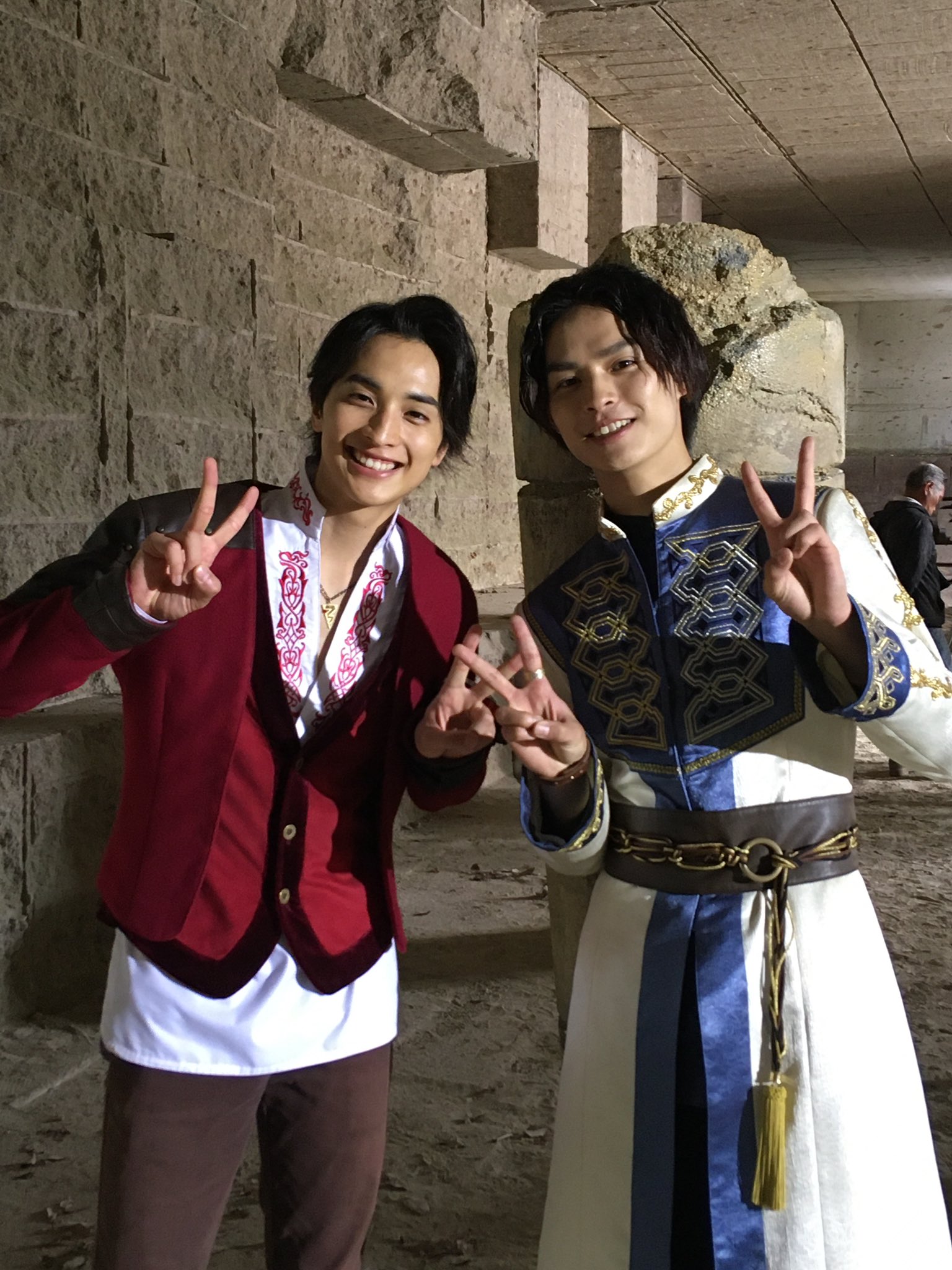 騎士竜戦隊リュウソウジャー 公式ジャケット 衣装 一ノ瀬颯 ゴジュウジャー 戦隊最新作『リュウソウジャー』レッドは新人の一ノ瀬颯、大学