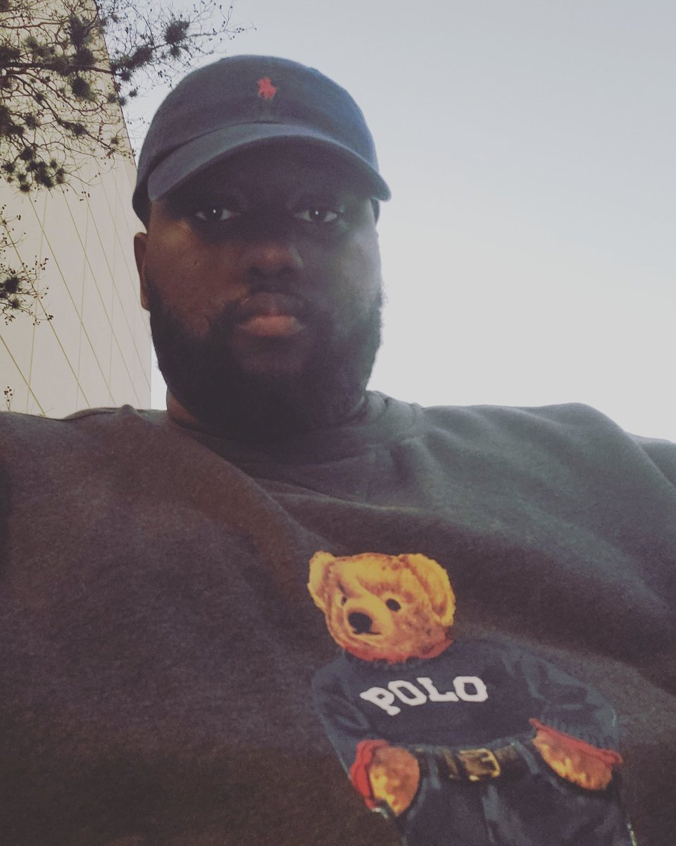 MarcelPBlack's tweet image. A minimum of 2 pieces of Lo on everytime u see (4 today, pants and undershirt are Ralph too).

#BlackGodFresh 
#LoHead