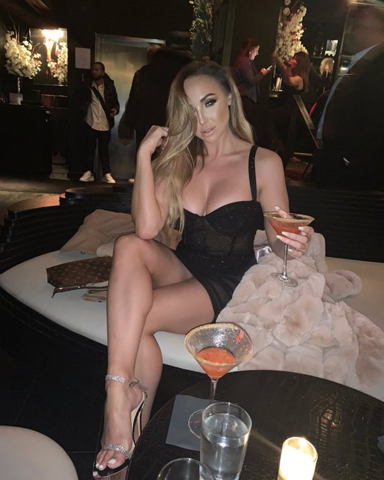 Literally having the best time in New York 🎄🌃🍎 https://t.co/g58gsgo7jx