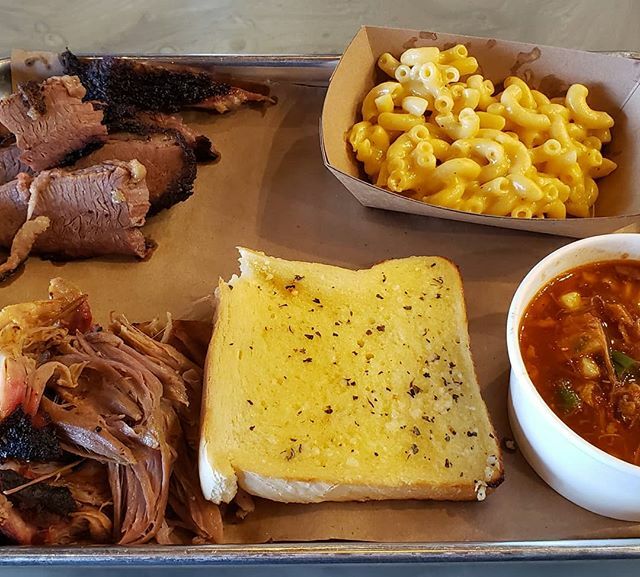 MichaelRae's tweet image. We decided to break from tradition and skip the Costco hot dogs on this cold Saturday. We tried out @banderabrisket in AF. Not bad for BBQ in Utah. #BanderaBrisket #Banderabbq #lfthx #organicad ift.tt/2LXffsl