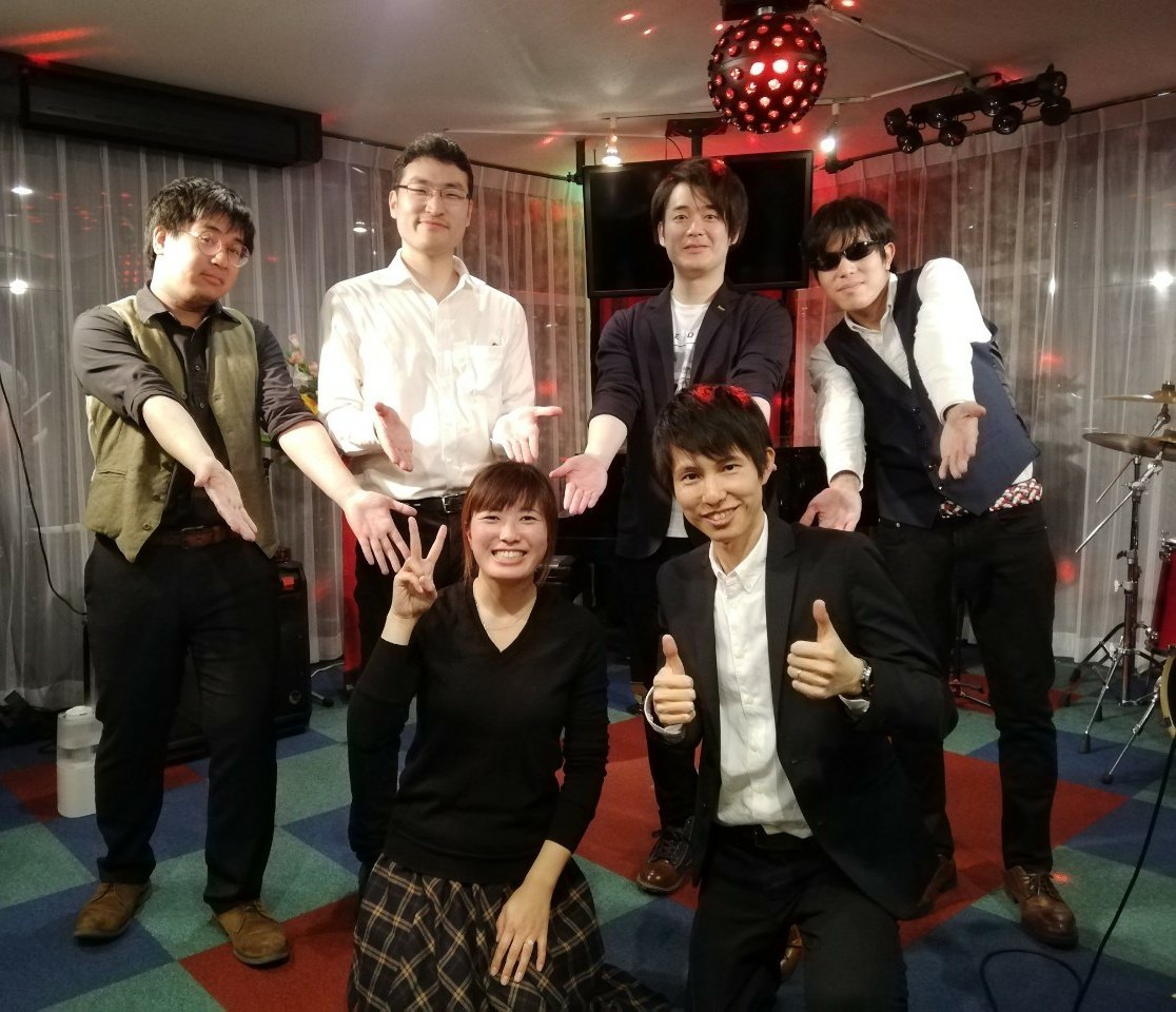 Take5ex's tweet photo. おはようございます！
昨夜の岐阜ライブ、
とても暖かい雰囲気で最高に楽しめました(^-^)
見に来てくれた方、ゲストボーカルの後藤さんもありがとうございました！
今日はのんびり岐阜観光して���りまーす🚙 https://t.co/jJ2K8vNZHv