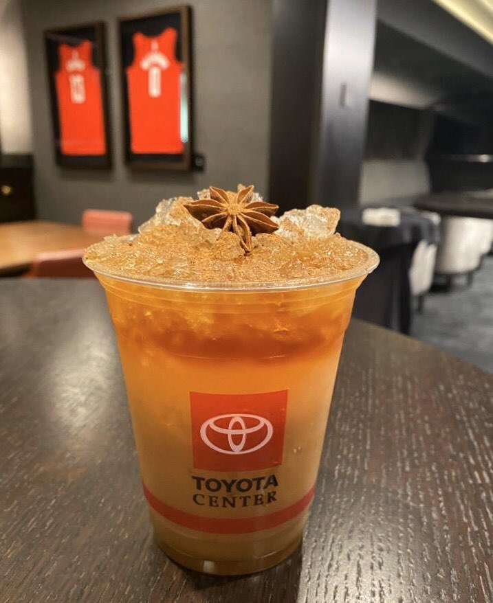 TC_Chefs03's tweet photo. @houstonrockets vs @detroitpistons D313 is the #TCSignatures drink tonight in the #lexuslounge and #heinekenstarbar #713 vs #313 @levy.restaurants #cheers #areacodes #onemission https://t.co/CAFWg6E5JZ